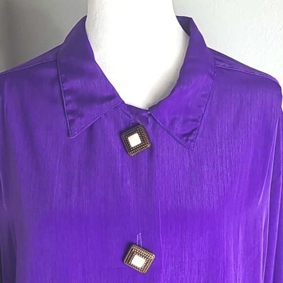 The 1 East Custom Collection Purple ButtondownBlouse, Big White Buttons, Size 14 - Picture 2 of 11